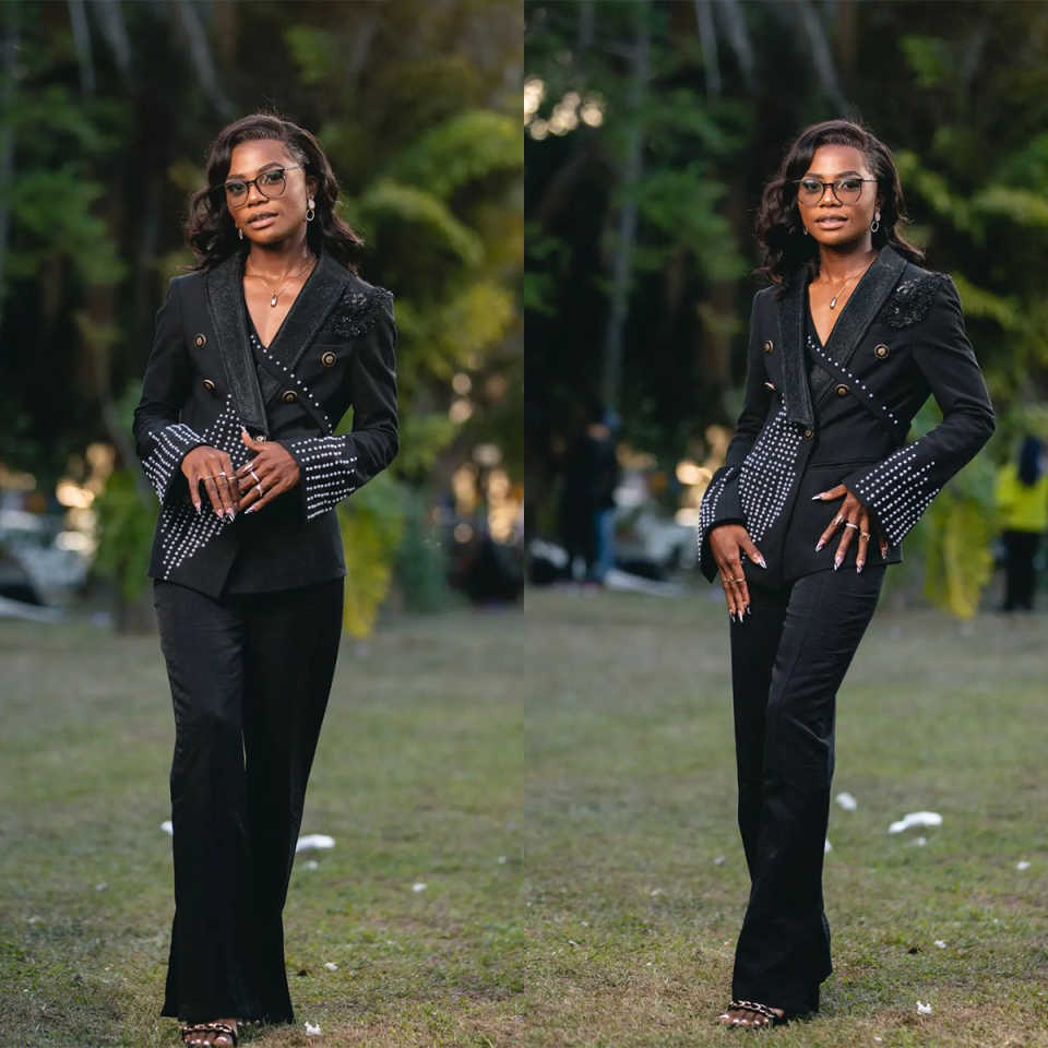 Unique Women'S Formal Wear - Completo da Donna con Perle e