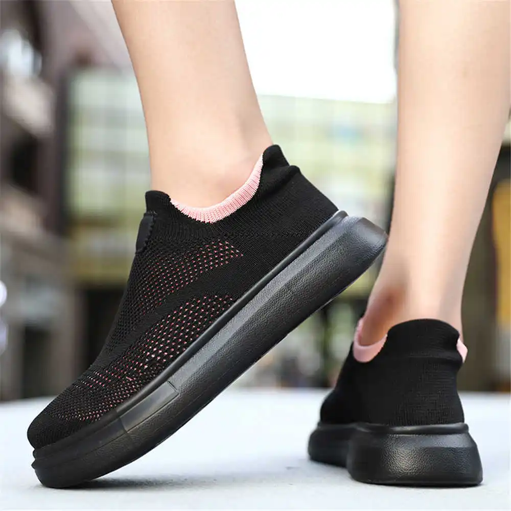Women Formal Wear Types - Calze con plateau scarpe marroni per